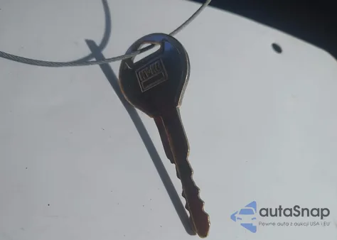 2000 Mazda Protege Dx/Lx z USA, uszkodzony, nr VIN JM1BJ2221Y0248219